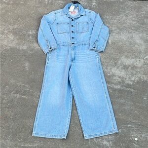NWT Levi’s Iconic Jumpsuit - Celebrate the Moment - Light Wash - Women’s